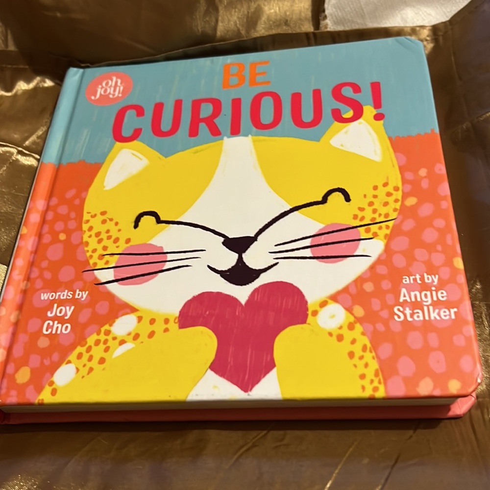 Books - Picture 5 of 8